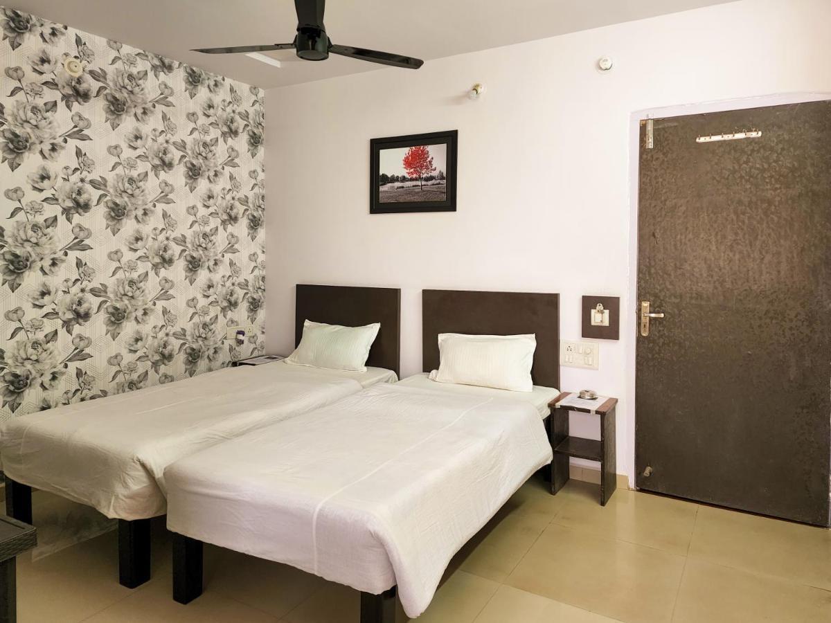 Shivani Inn Hotel & Banquet Seoni  外观 照片